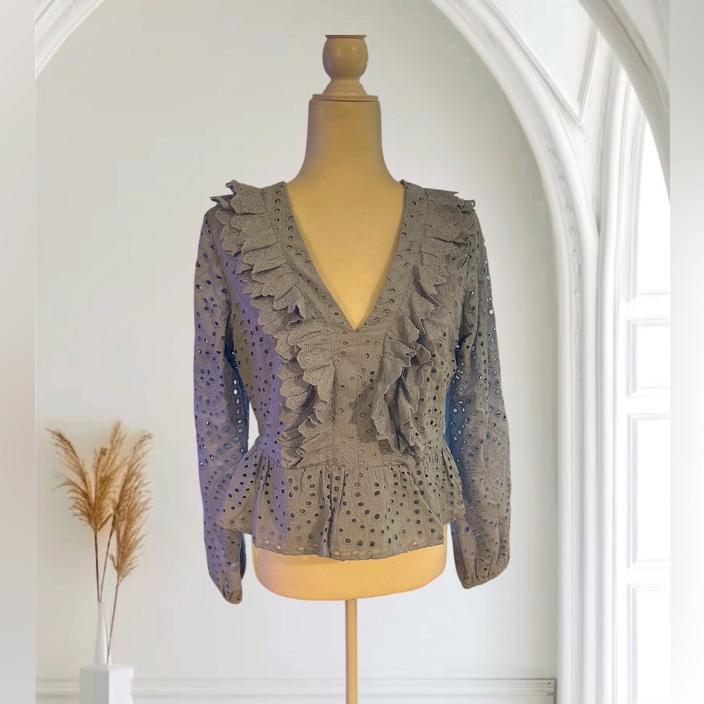 NWT* Express Eyelet peplum top S